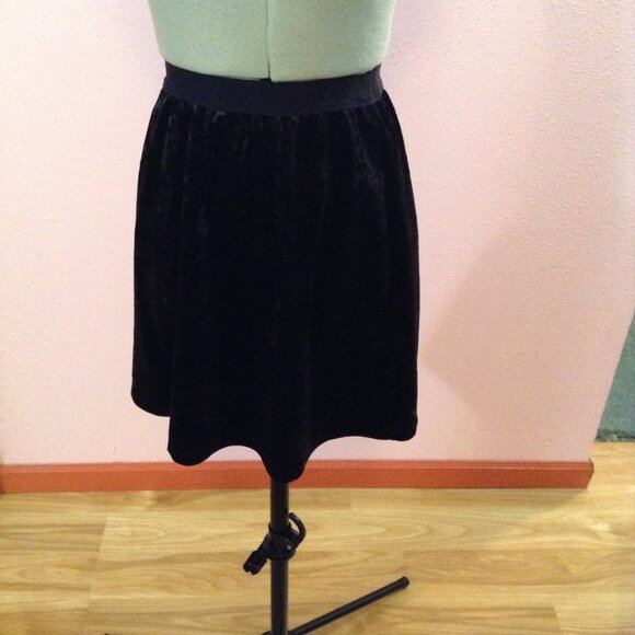Black Velour Micro-Mini Skirt with Elastic Waist - Picture 2 of 3
